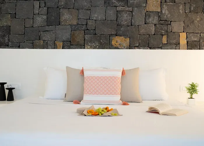 Coconut Ξενοδοχείο *