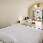 Coconut Hotel Karterados (Santorini)