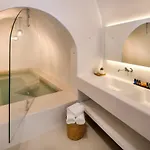 Coconut Hotel *